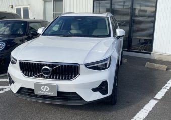 中古車展示車 ボルボＸＣ４０ ウルトラＢ４